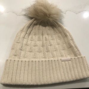 Brand new lulu bean Pom Pom hat